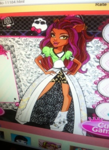 Here is Clawdeen Wolf in a thirteen wishes  a green Frankie top and Clawdeens white bottom and her awesome shoes.I love this display!